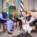 وزیراعظم شہباز شریف کی مولانا فضل الرحمان کی رہائش پر آمد ،خیریت دریافت کی