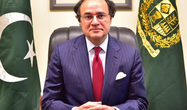 آئندہ مالی سال 25۔2024 کے وفاقی بجٹ کے نمایاں خدوخال ، اقتصادی ترقی کی شرح 3.6 فیصد ، افراط زر کی شرح 12 فیصد اور ایف بی آر کے محصولات کا تخمینہ 12 ہزار 970 ارب روپے مقرر