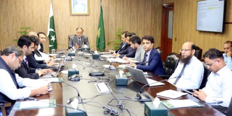 وفاقی وزیر پروفیسر احسن اقبال کی زیر صدارت وزیراعظم کے حالیہ دورہ چین پر عملدرآمد کے لئے اہم اجلاس