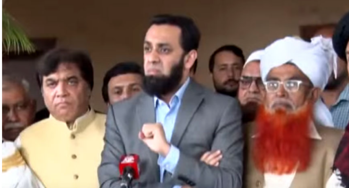 قتل کے فتوے جاری کرنے کا اختیار کسی کے پاس نہیں، ایسے فتوے جاری کرنے کے پیچھے بہت سے سیاسی مقاصد ہیں، مذہب کی آڑ میں نفرت پھیلانے والوں اور قتل کے فتوے دینے والوں کے راستے کی دیوار بنیں گے، عطاء اللہ تارڑ