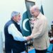 وزیراعظم محمد شہباز شریف سے سینئر سیاستدان حاجی غلام احمد بلور کی ملاقات