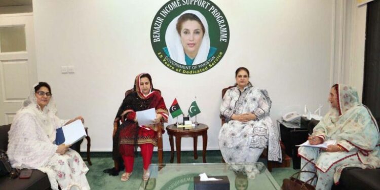 چیئرپرسن سینیٹر روبینہ خالد کا بینظیر انکم سپورٹ پروگرام سے مستفید ہونے والی مستحق خواتین کو درپیش مسائل کے حل کے لیے عزم کا اعادہ