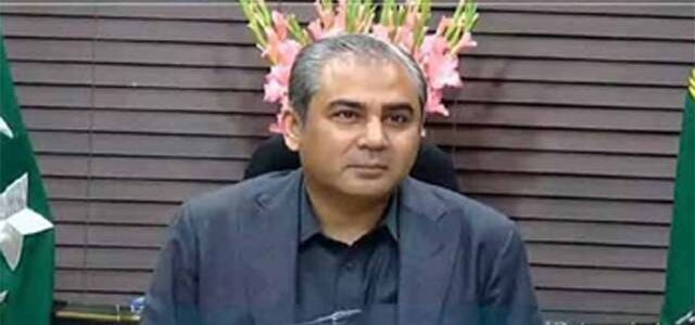 محسن نقوی نے کرپشن، ایجنٹ مافیا کے خلاف سخت ایکشن، انچارج پاسپورٹ آفس مظفر گڑھ کو عہدے سے ہٹانے کا حکم