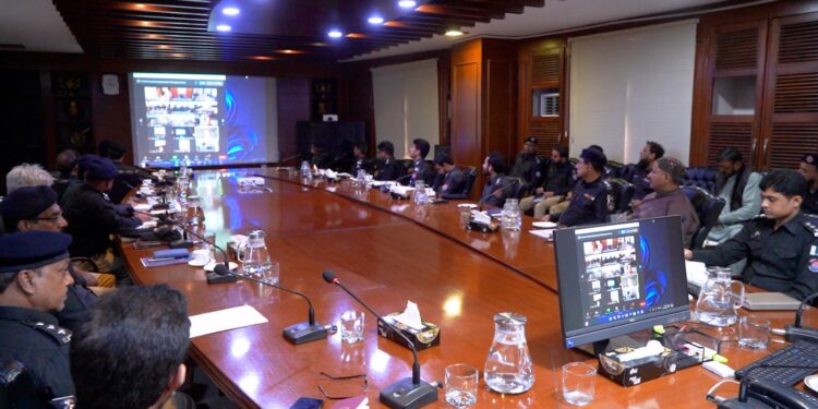 کراچی : سندھ پولیس کے تفتیش کا معیار بھتر کرنے کے لئے، ڈاکٹر سوزن گرنی، ایسوسی ایٹ پروفیسر، کیمبرج یونیورسٹی سے آن لائین لیکچر کا انعقاد