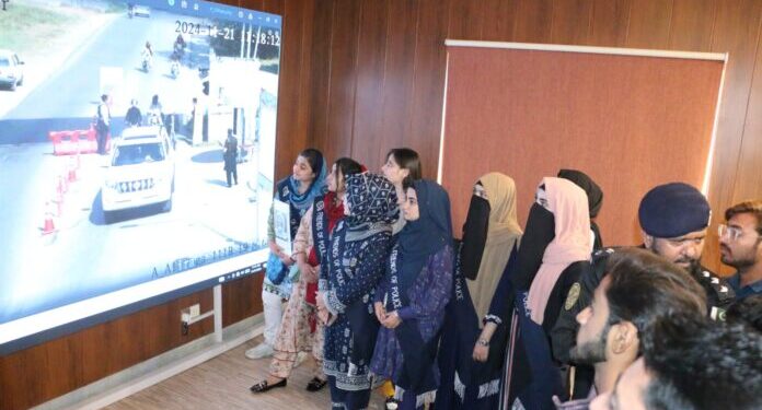 اقرا ءیونیورسٹی کے طلباء کا آئی سی ٹی پولیس سکیورٹی ڈویژن کا دورہ