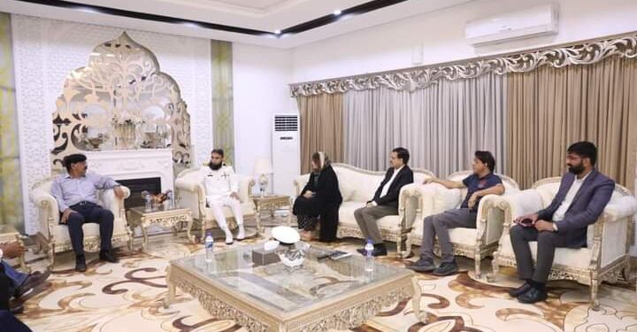 ساوتھ ایشین کالمسٹ کاونسل(ساک) کے وفد کی پاک بحریہ کے کمانڈر علی عرفان صاحبزادہ ڈائریکٹر پبلک ریلیشنز سے ملاقات