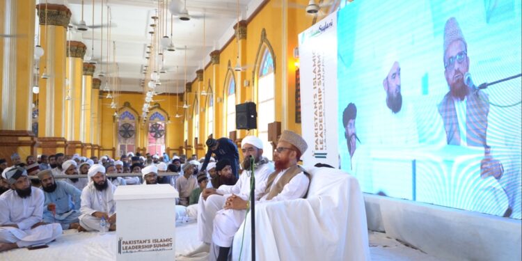 علماء کی جرات کے باعث سپریم کورٹ کو قادیانیوں سے متعلق حالیہ فیصلہ بدلنا پڑا،مفتی منیب الرحمن
