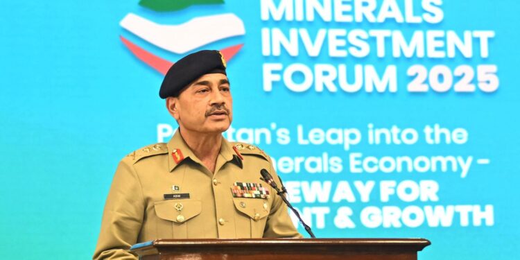 پاک فوج اپنے شراکت داروں اور سرمایہ کاروں کے مفادات اور اعتماد کے تحفظ کیلئے ایک مضبوط سکیورٹی فریم ورک اور فعال اقدامات کو یقینی بنائے گی، آرمی چیف جنرل سید عاصم منیر