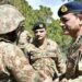 آرمی چیف فیلڈ مارشل سید عاصم منیر کا لائن آف کنٹرول پر اگلے مورچوں کا دورہ ،جوانوں کے ساتھ عید منائی