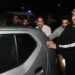 گورنر سندھ کامران ٹیسوری  کاکراچی میں بارش سے متاثرہ علاقوں کا پیدل دورہ : بارش میں بند گاڑیوں کو دھکا لگا کر اسٹارٹ کرایا۔