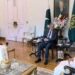 وزیراعظم محمد شہباز شریف سے رکن قومی اسمبلی سردار غلام عباس اور سابق رکن قومی اسمبلی راجہ ریاض کی ملاقات ، ملک کی مجموعی و سیاسی صورتحال پر تبادلہ خیال