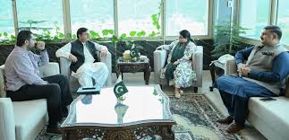 وفاقی وزیر شزہ فاطمہ خواجہ سےسپیکر پنجاب اسمبلی ملک احمد خان کی ملاقات