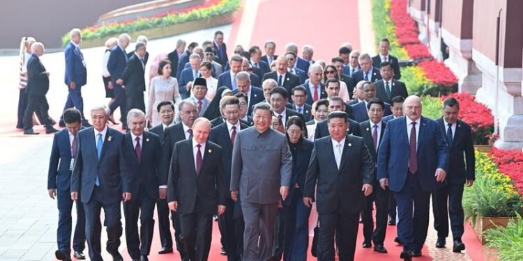 چین پرامن ترقی کے راستے پر گامزن رہنے کے لئے پُرعزم ہے، چینی صدر