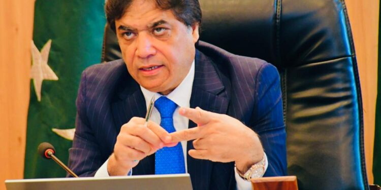 وفاقی وزیر ریلوے محمد حنیف عباسی کا ریلوے پولیس کے اے ایس آئی خالد حسین پر تشدد اور ان کی شہادت کے واقعے کا فوری نوٹس