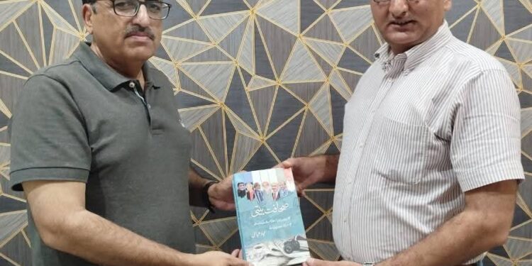 سجاد عباسی صاحب نے اپنی زندگی کی اس پہلی کاوش صحافت بیتی میں تنقید کی گنجائش نہیں چھوڑی