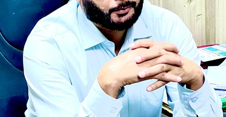 علاج میں تاخیر گردے نا کارہ کر سکتی ہے گردے کی پتھری کا علاج اب دردناک نہیں رہا جدیدٹیکنالوجی سے آسان شفا ممکن ڈاکٹر واجد علی بلوچ، 