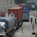 پاک افغان کشیدگی سے سرحدی راستے 13 ویں روز بھی بند گاڑیوں کی قطاریں پھل سبزیاں خراب