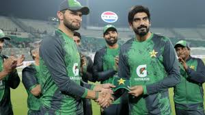 عثمان طارق کی شاندار ہیٹ ٹرک، پاکستان نے زمبابوے کو 69 رنز سے شکست دے کر سہ ملکی ٹی 20سیریز کے فائنل کیلئے کوالیفائی کرلیا