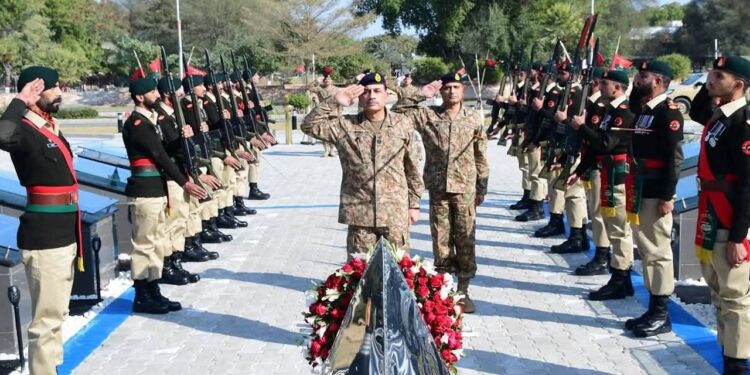 پاکستان مسلح افواج ہر قسم کے خطرات سے نمٹنے کے لیے مکمل طور پر تیار ہیں:آرمی چیف فیلڈ مارشل جنرل عاصم منیر۔