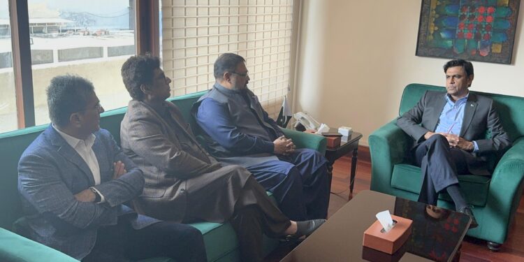 چیف سیکریٹری سندھ آصف حیدر شاہ سے حیدرآباد یونین آف جرنلسٹس کے وفد کی ملاقات