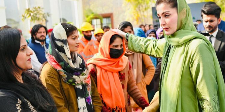 وزیراعلیٰ مریم نواز شریف نے پنجاب کی تاریخ کے پہلے اور منفرد پروگرام”پرواز کارڈ“ کا افتتاح کر دیا