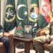 چیف آف ڈیفنس فورسز و آرمی چیف فیلڈ مارشل سید عاصم منیر سے بنگلہ دیشی ایئر چیف کی جی ایچ کیو میں ملاقات، دفاعی تعاون بڑھانے پر اتفاق