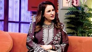 نئی دلہن اور بہو آرام کیلئے ساس یا نند سے اجازت لے، صبا فیصل کے بیان پر سوشل میڈیا شدید تنقید