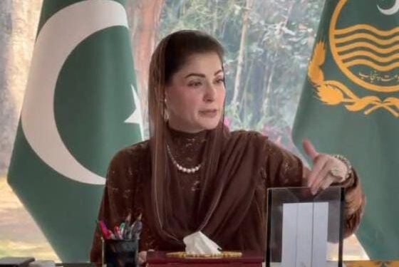 ٹیچرز کے لئے ڈریس کوڈ متعارف کرانے کا فیصلہ،سکولوں میں صفائی کے لئے ستھرا پنجاب سروسز حاصل کی جائیں گی۔وزیراعلیٰ مریم نواز شریف۔