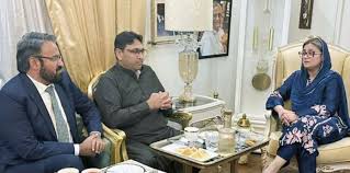 وزیر اطلاعات پنجاب عظمٰی بخاری کی ملتان پریس کلب کے سابق صدر شکیل انجم سے ملاقات،ملتان پریس کلب انتخابات پر نیک خواہشات کا اظہار