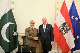 چانسلر کرسچئین اسٹاکر کے ساتھ انتہائی خوشگوار اور نتیجہ خیز ملاقات ہوئی، اقتصادی تعاون اور سرمایہ کاری سمیت مختلف شعبوں میں تعاون کے فروغ کےعزم کا اعادہ کیا گیا، وزیراعظم شہباز شریف