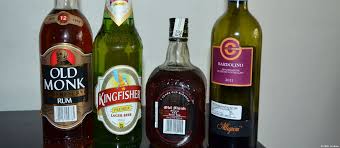 کاک ٹیل: شراب، انکار اور ہماری سماجی حقیقت