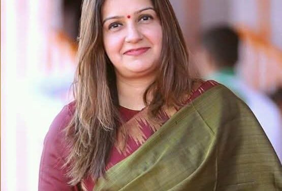 بھارتی رکن پارلیمنٹ پریانکا چترویدی پاکستان اور بنگلہ کے حق میں بول پڑی اور حکومت کی چھترول کردی