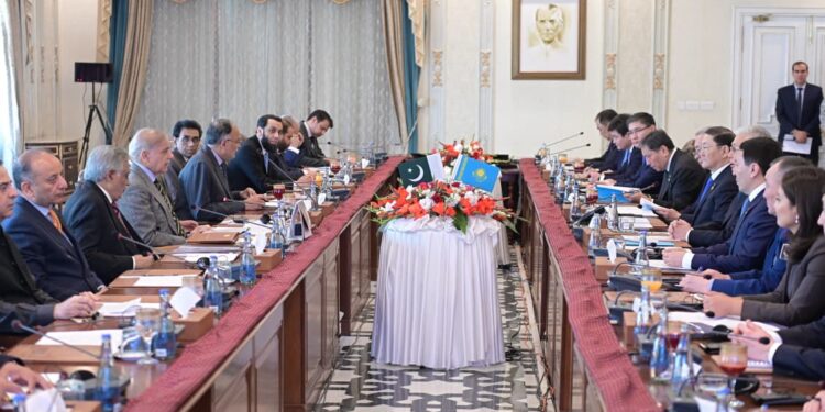 پاکستان اور قازقستان کا تزویراتی شراکت داری قائم کرنے کا فیصلہ ، دو طرفہ باہمی تجارت کا حجم ایک ارب امریکی ڈالر تک بڑھانے پر بھی اتفاق ، مشترکہ اعلامیہ