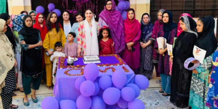 خواتین کے عالمی : چیئرپرسن پنجاب ویمن پروٹیکشن اتھارٹی حنا پرویز بٹ کا شیلٹر ہوم لاہور کا دورہ، مقیم خواتین اور بچیوں کے ساتھ یومِ خواتین منایا