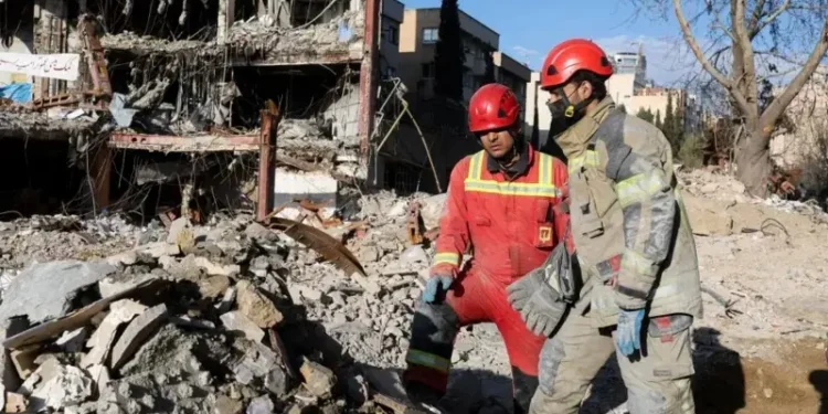 اسرائیلی فوج کی ایران کی جانب سے میزائل داغے جانے کی تصدیق، تہران پر متعدد فضائی حملوں اور درجنوں اہداف کو بھی نشانہ بنانے کا دعویٰ