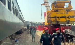 لودھراں :آدم واہن کے قریب تیز گام ایکسپریس حادثہ ، 8زخمی ڈی ایچ کیو ہسپتال لائے گئے۔ انتظامیہ