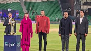 وزیراعلیٰ مریم نوازشریف پی ایس ایل کے افتتاحی میچ میں کرکٹرز کا حوصلہ بڑھانے قذافی اسٹیڈیم پہنچ گئیں،