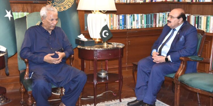 چیئرمین کنزیومرز ایسوسی ایشن آف پاکستان کوکب اقبال نے گورنر سندھ، نہال ہاشمی سے  ملاقات
