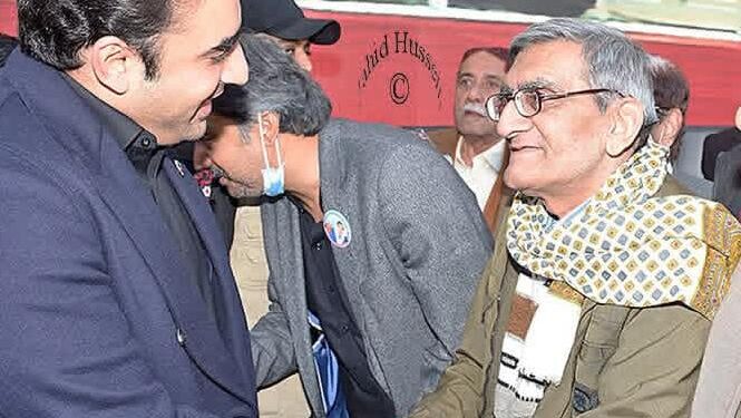 ایک صحافی کا سفر: نیگیٹوز سے بھٹو فیملی کے ہمراہ کتاب کی رونمائی تک