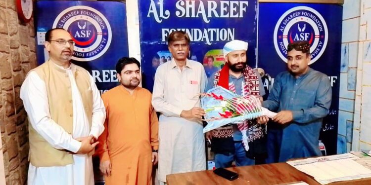 ۔                                      حاجی محمد نعیم آرائیں کی عمرہ کی ادائیگی سے واپسی پر الشریف فاؤنڈیشن آمد، پرتپاک استقبال کیا گیا