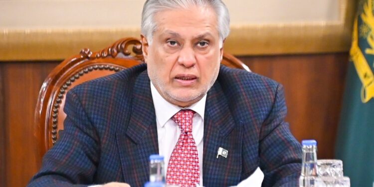 نائب وزیراعظم اسحاق ڈار کا وائٹ ہاؤس کارسپونڈنٹس ڈنر میں پیش آنے والے فائرنگ کے واقعے پرافسوس کا اظہار