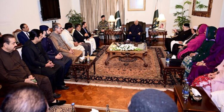 صدرِ مملکت آصف علی زرداری سے بلوچستان سے تعلق رکھنے والے اراکینِ پارلیمنٹ نے ملاقات