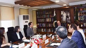 وفاقی وزیر خزانہ کی آئی ایم ایف ورلڈ بینک سپرنگ اجلاسوں کے چوتھے روز چینی قیادت، عالمی مالیاتی اداروں، سرمایہ کاروں اور میڈیا کے ساتھ اعلیٰ سطحی ملاقاتیں کیں