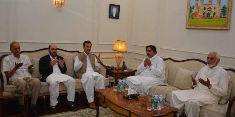 قائم مقام صدر مملکت کی سپیکر پنجاب اسمبلی سے ملاقات،ان کی ہمشیرہ کے انتقال پر تعزیت کا اظہار کیا