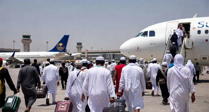 حج فلائٹ آپریشن ، آج 13 پروازیں 3510عازمین کو لے کر حجاز مقدس روانہ ہوں گی،وزارت مذہبی امور