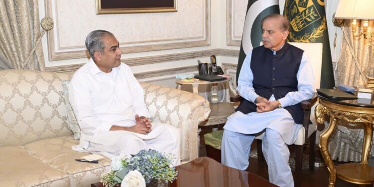 وزیر اعظم محمد شہباز شریف سے وفاقی وزیرِ داخلہ محسن نقوی کی ملاقات