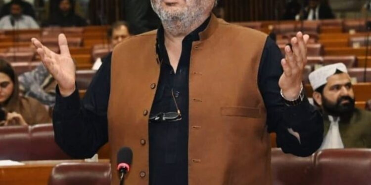وزیراعظم کا دورہ چین دونوں ممالک کی دوستی اور معاشی استحکام کیلئے اہم سنگِ میل ہے، جمال شاہ کاکڑ