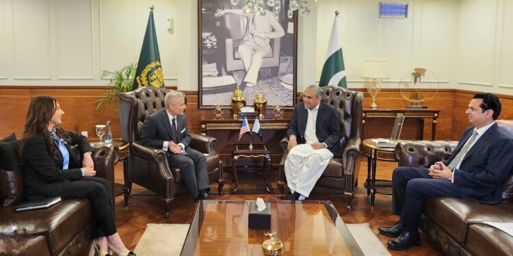 وفاقی وزیر داخلہ سے امریکہ کے اسٹنٹ وزیر خارجہ جنوبی و وسطی ایشیائی امور ایس پال کپور کی ملاقات،پاک امریکہ تعلقات اور مشرق وسطیٰ کی تازہ ترین صورتحال پر گفتگو