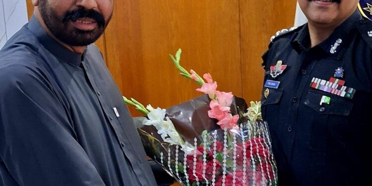 چیئرمین سندھ آبادگار فورم  ڈاکٹر افضل آرائیں کی ڈی آئی جی ٹریفک پولیس کراچی سید پیر محمد شاہ سے ملاقات