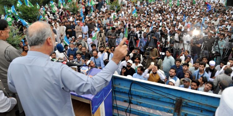 پٹرولیم لیوی ختم نہ ہوئی تو ملک گیر پہیہ جام ، شٹرڈاؤن ہوگا، حافظ نعیم الرحمن